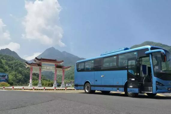 “云端”上的绿色行者 比亚迪C7首登黄山试运行