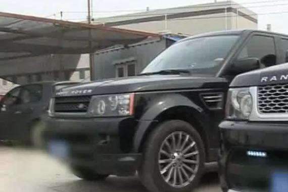 汽车界新神器！有了它不仅好停车，妈妈再也不用担心车被套牌了！