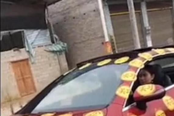 女司机上路，实习标志贴了一车，网友的评论亮了