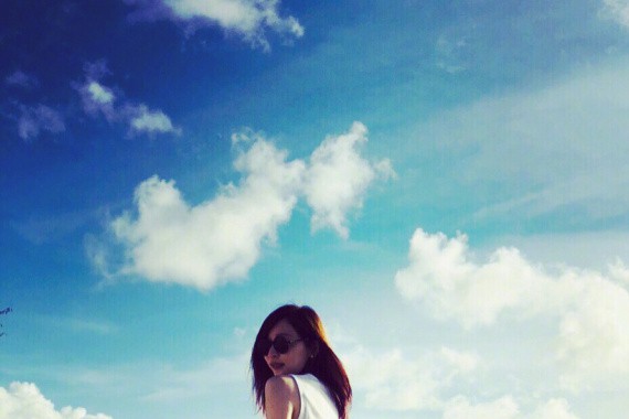 王心凌晒海边美照被调侃 回怼：我不觉得好笑