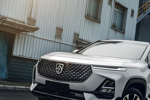 宝骏全新SUV官图曝光 年底正式发布