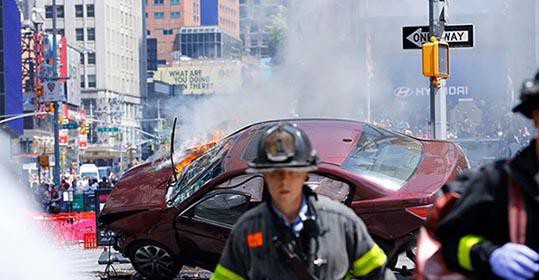 纽约时代广场汽车撞人事件 关于汽车保险的那些事儿