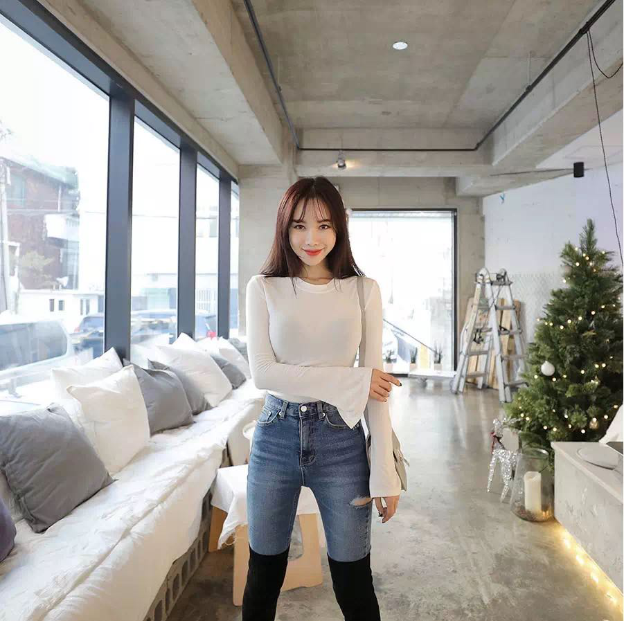 韩国模特金惠美,紧身牛仔裤,凸显身材