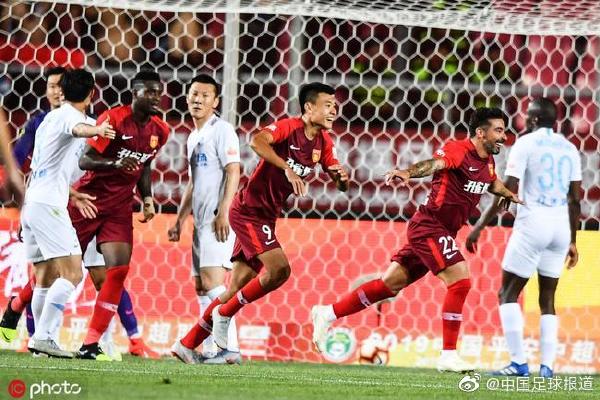 恒大3-1华夏夺争冠赛点 保利尼奥双响定胜局