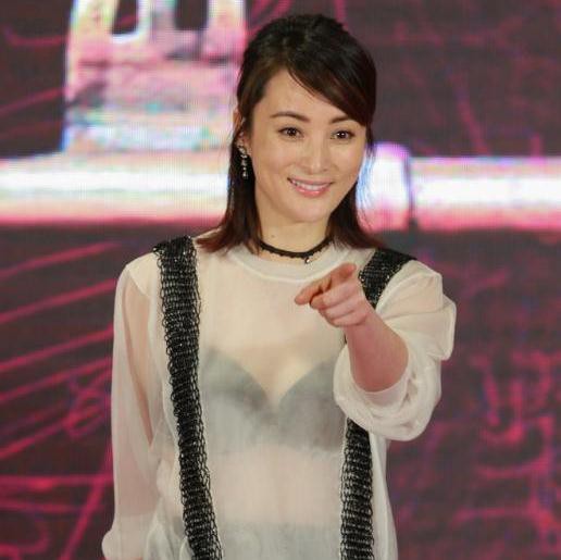20大女星透视装露bra照PK，看到最后一张我只想静静