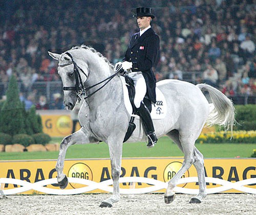 彩票娱乐平台注册送