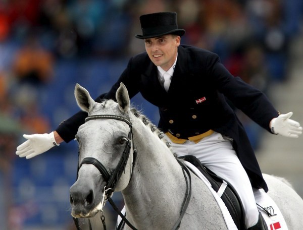 彩票娱乐平台注册送