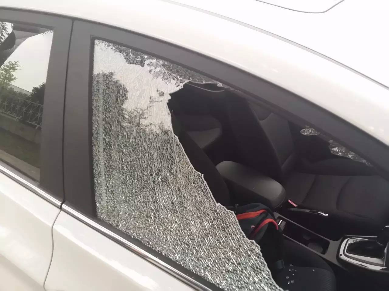 汽车划痕险和玻璃险 有必要买吗?