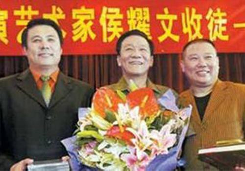 郭德纲是因为大S的婚礼才缺席侯耀文葬礼？揭秘真实内幕