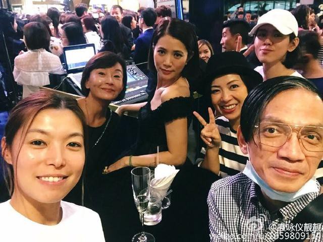 张智霖袁咏仪24年合影变化：女方都老了，他却年轻