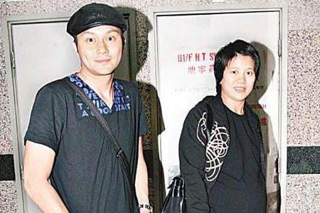 张智霖袁咏仪24年合影变化：女方都老了，他却年轻