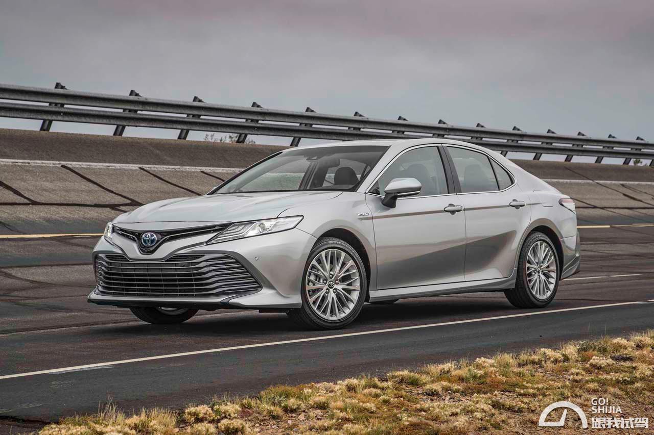 再说我中庸就和你急 2018款丰田凯美瑞亮相
