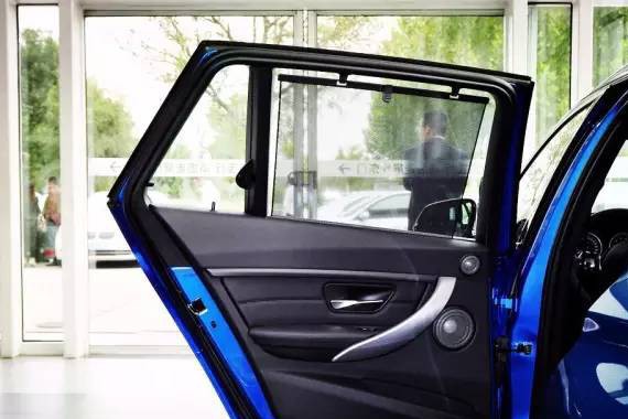 请关门、别摔门！怎样关车门才能不伤车？