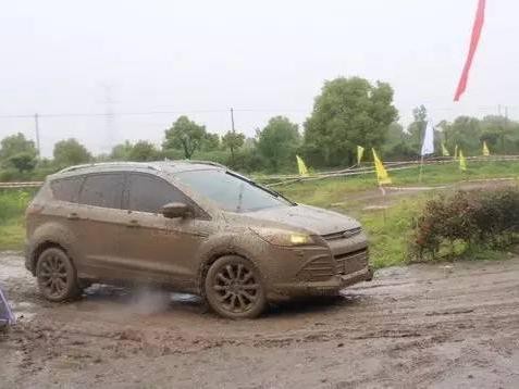 这就是为什么有钱都不买SUV的原因 要买好好考虑一下