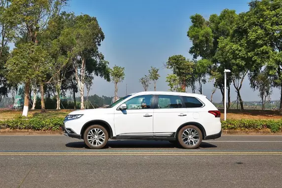 要合资，要七座，要四驱，预算不能超20万？那就选它