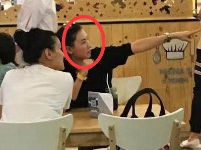 张柏芝结交新欢，豪车出行满面春光，网友纷纷送祝福