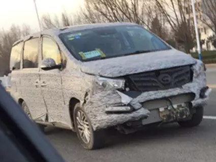 广汽传祺GM8最新谍照曝光 凌云翼前脸