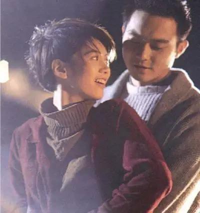 张智霖袁咏仪24年合影变化：女方都老了，他却年轻