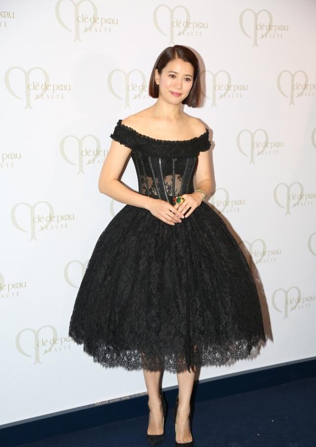 张智霖袁咏仪24年合影变化：女方都老了，他却年轻