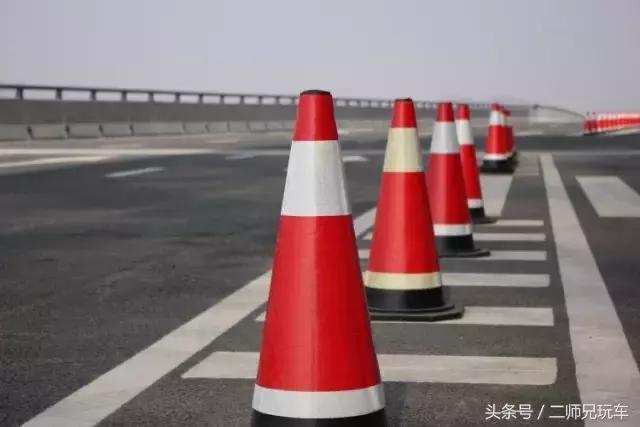 中国车祸为什么多? 都是司机问题!