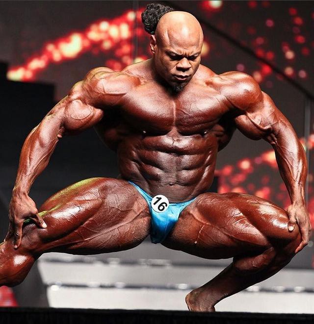 每天十组300公斤深蹲会怎样 这头巨兽给你答案