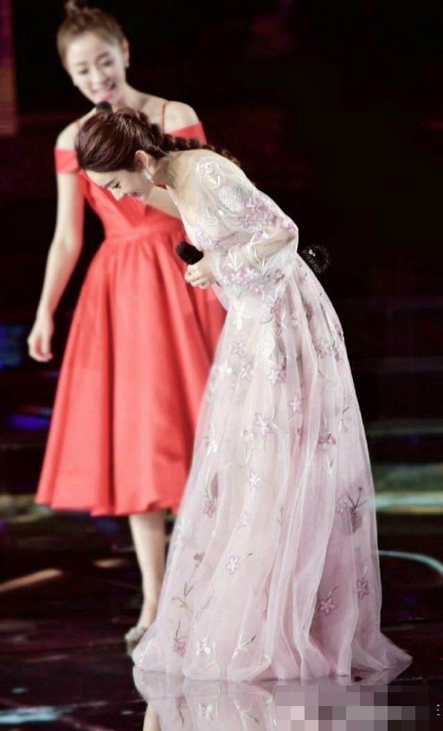 赵丽颖太有心机?几张图片告诉你赵丽颖人品如