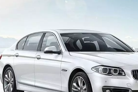 春节到处都是奥迪宝马，原来它们随便就优惠10几万！