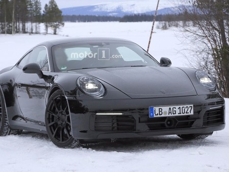 新保时捷911谍照：或加长/上混动/贯穿式尾灯