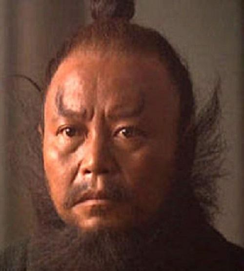 李逵的战例我就不说了,共同特点就是找准敌人命门一爹必北.