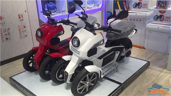 双前轮智能电动车 转弯不累么