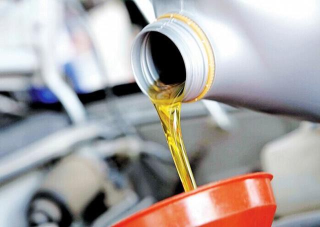 换机油剩一点点,剩下的机油可以混加吗?