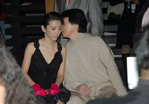 娱乐圈被成龙“潜规则”过的23位女星，你绝对想不到
