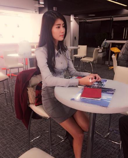 女星亲自揭露潜规则细节，资深音乐人对她从上摸到下