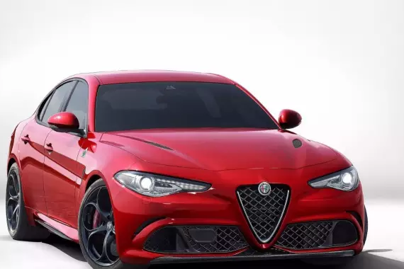 一大波妹子准备上车，平民法拉利终于要在中国上市