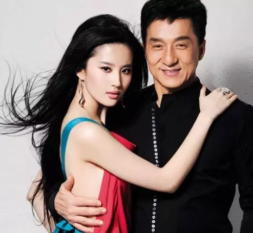 娱乐圈被成龙“潜规则”过的23位女星，你绝对想不到