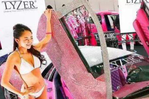 少女粉兰博基尼，车身满镶钻闪水晶，别具一格太感叹