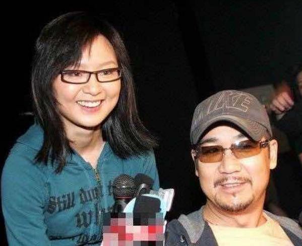 豪门张国立,干女儿嫁达芙妮董事长,出行座驾豪