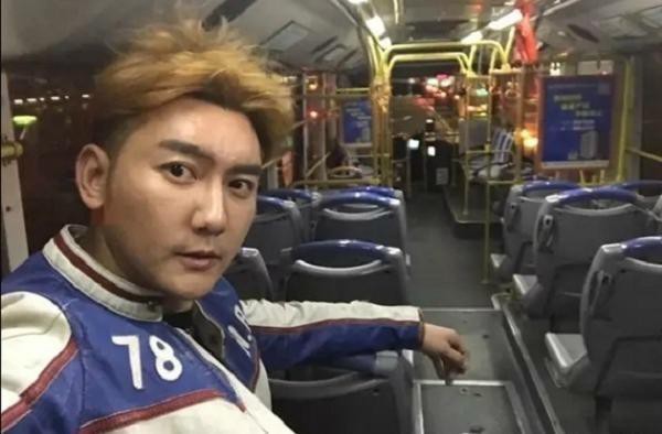 二皇子桑籍用滴滴打车,王若麟座驾是比亚迪电