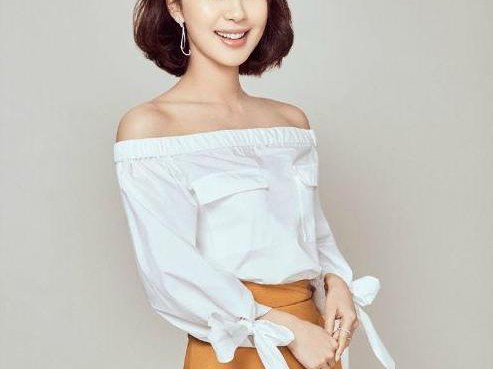 李菲儿被挤掉正牌女友地位，出行座驾豪华，身价不菲