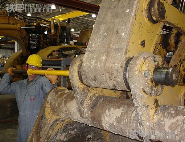 美国造出修车神器,能打锤能扒胎