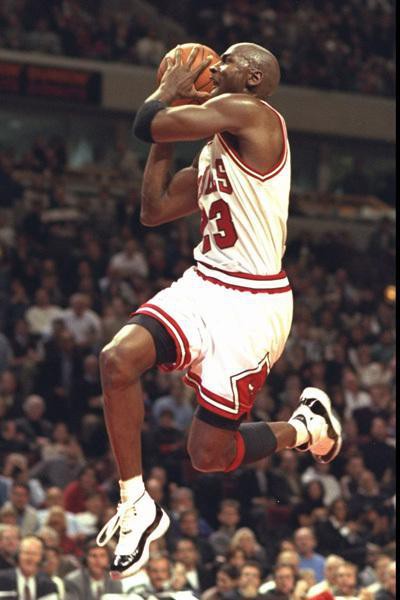 乔丹生涯9场天王山之战,流感之战暴砍38分