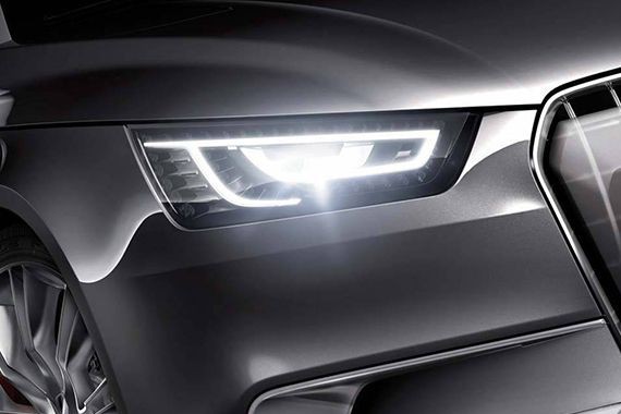 哪家车灯最装逼？路上看到这些车灯千万别冲动！