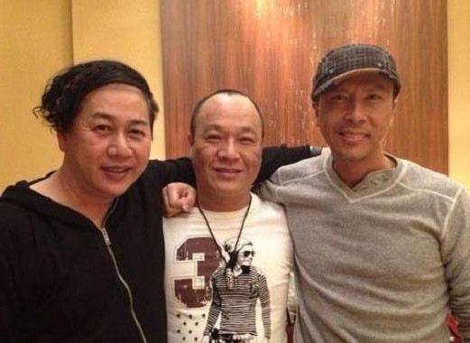 饰演古惑仔竟是真古惑仔，如今走穴养家，座驾很霸气