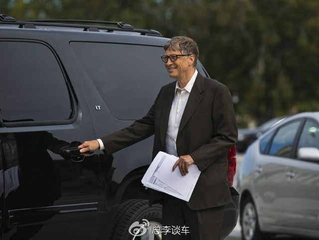 世界最富有的10个人，身价超3万亿人民币，顶级富豪坐什么车