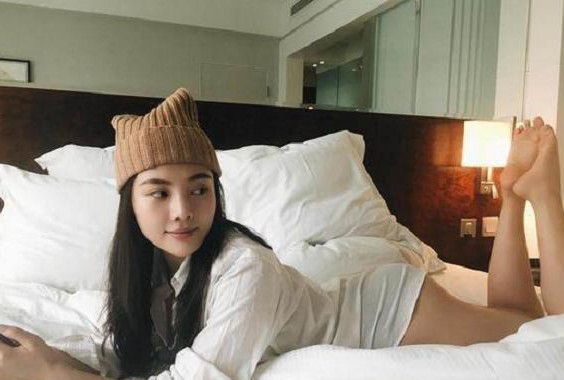 余罪火热大嫂，身材演技不输柳岩，现开这款顶级跑车