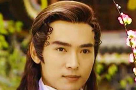 最美古装男焦恩俊，生活中侠肝义胆，座驾更侠气十足