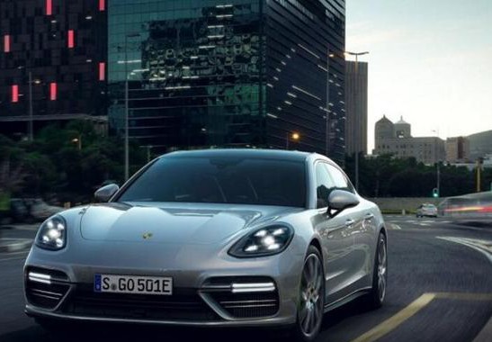 新能源也高性能 Panamera插电混动官图