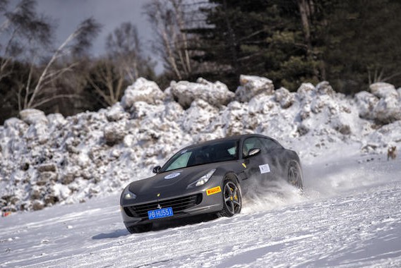 你想没想过开一台法拉利去“越野”？