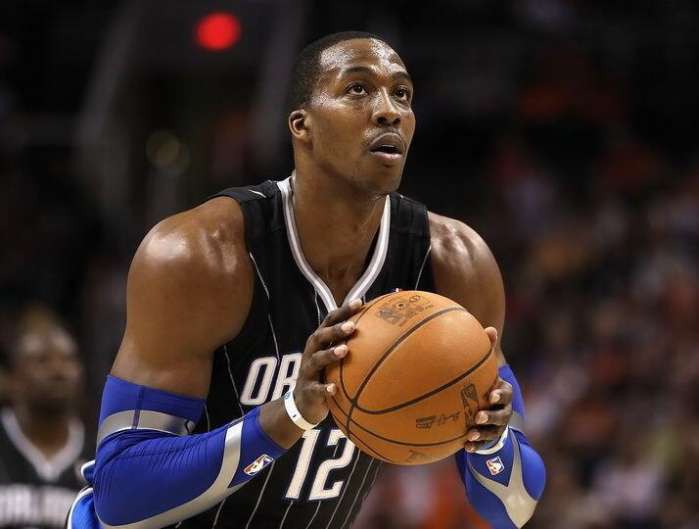 第一中锋沦为累赘, 伪先发+无地位, 霍华德时代