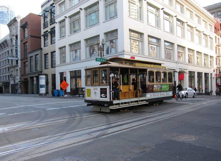 开车撞到闯红灯的行人,到底要不要赔?-手机新